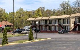 Econo Lodge Inn & Suites Lake Harmony - Pocono Mountains Area